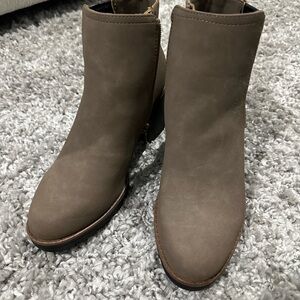 Elegant Brown Ankle Boots